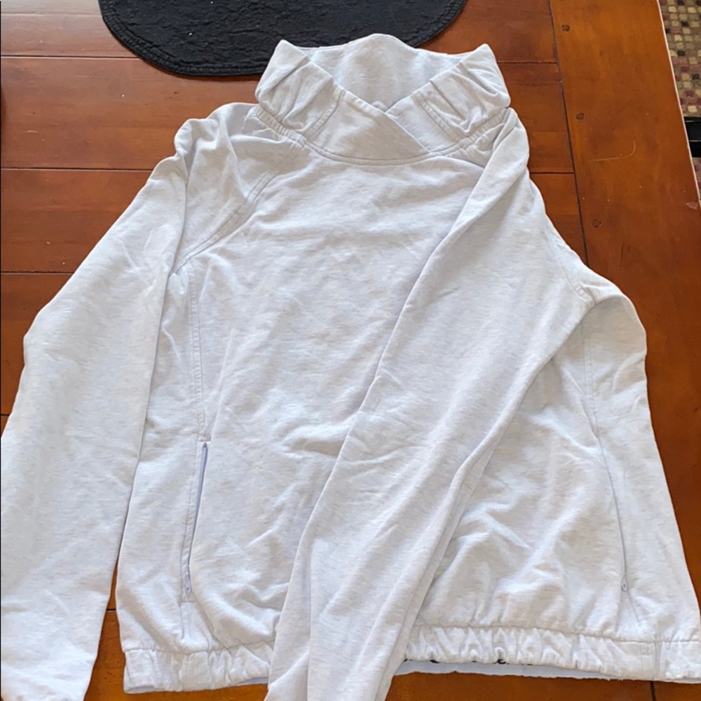 LULULEMON TOP